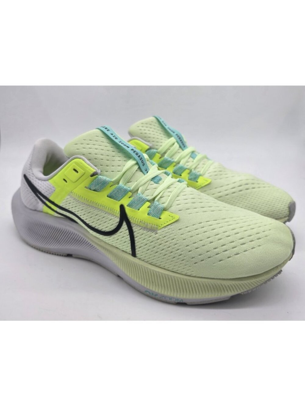 Nike Womens Sneakers Size 7.5 Green Air Zoom Pegasus 38 CW7358-700 Running Shoes